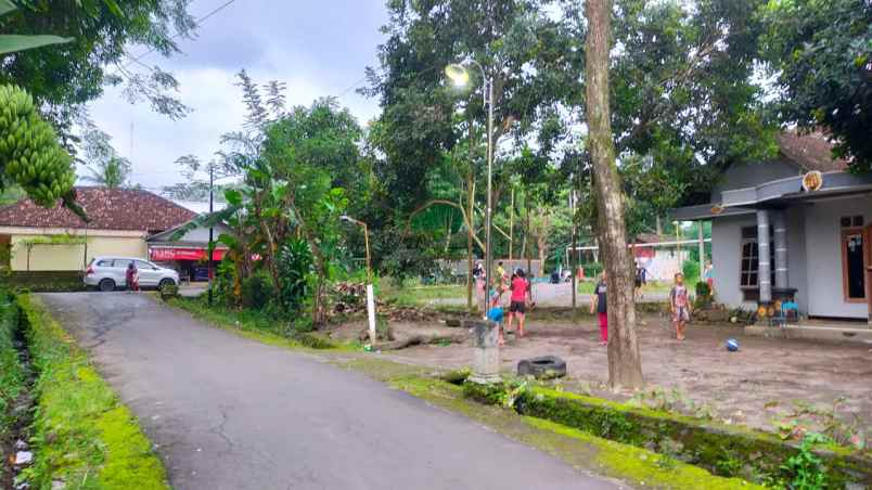 dekat uii tanah kavling kaliurang selatan pasar pakem