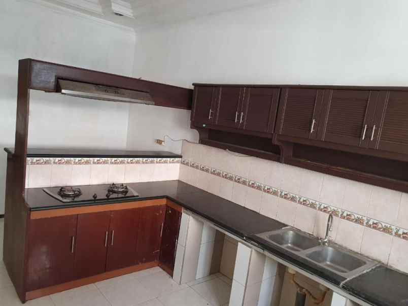 dharmahusada mas 2 5 lantai furnished