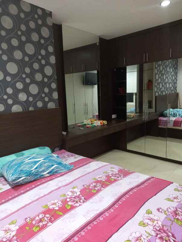 di sewakan 1 unit apartement thamrin residence