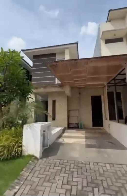 dian istana rumah 2 lt row 2 5 mobil shm selatan