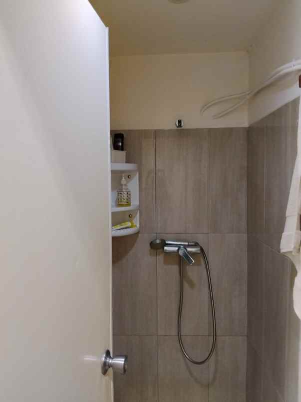dijual apartemen jalan lapangan bola meruya