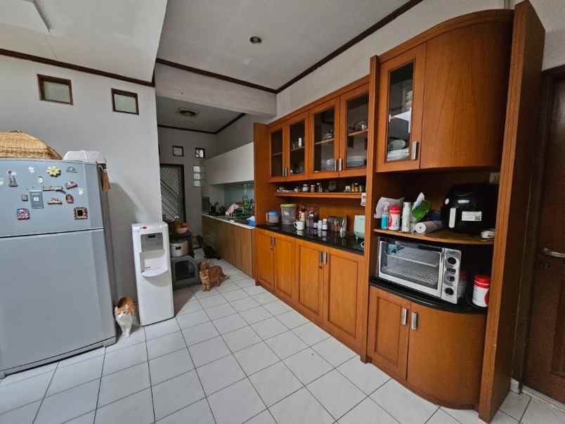 dijual hotel radio dalam