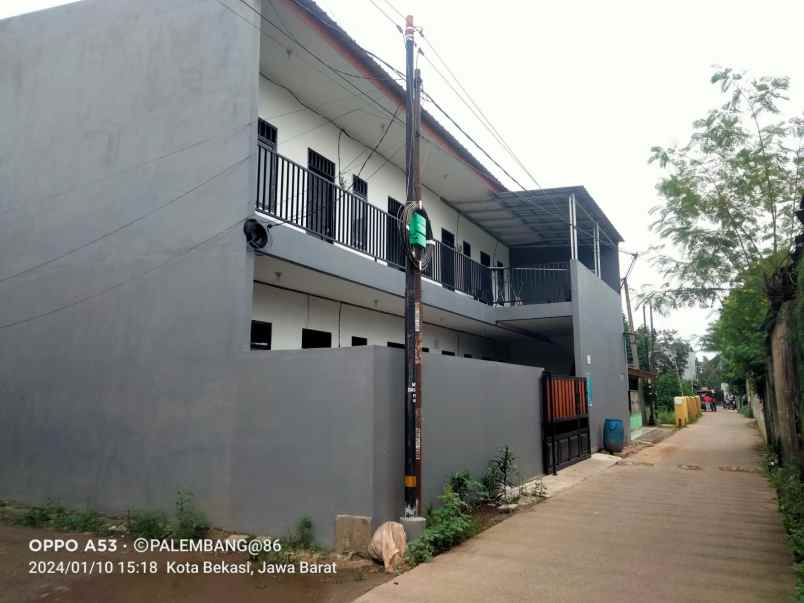 dijual kost 10 pintu 2 lantai