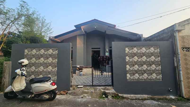 dijual kost jatiwaringin