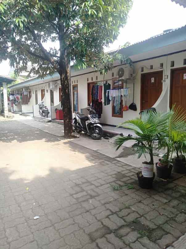 dijual kost jl cirendeu raya