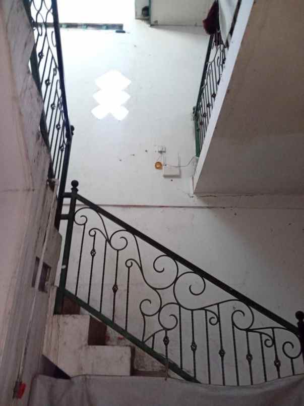 dijual kost jl semampir selatan ii