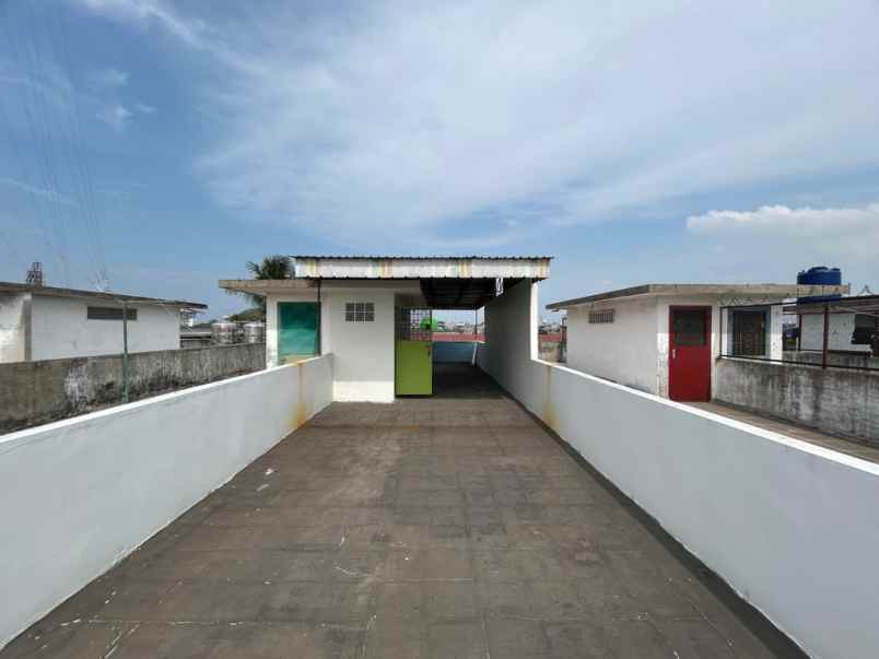 dijual ruko 3 lantai deket pusat perbelanjaan mmtc