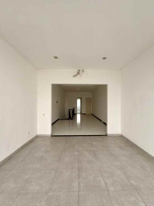 dijual ruko 3 lantai di kutisari surabaya