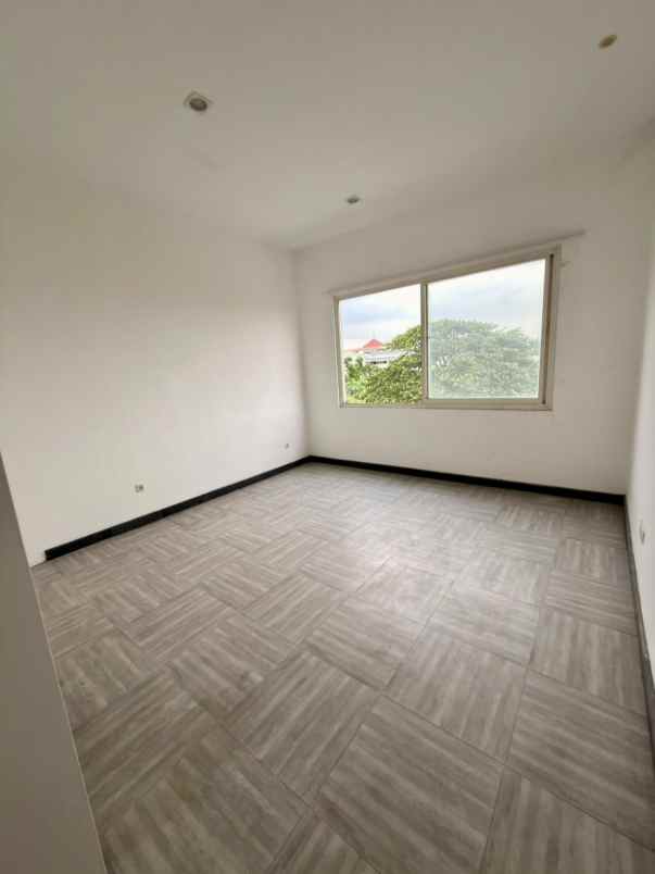 dijual ruko 3 lantai di kutisari surabaya