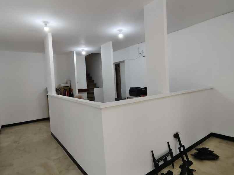 dijual ruko gudang kantor darmo kec wonokromo