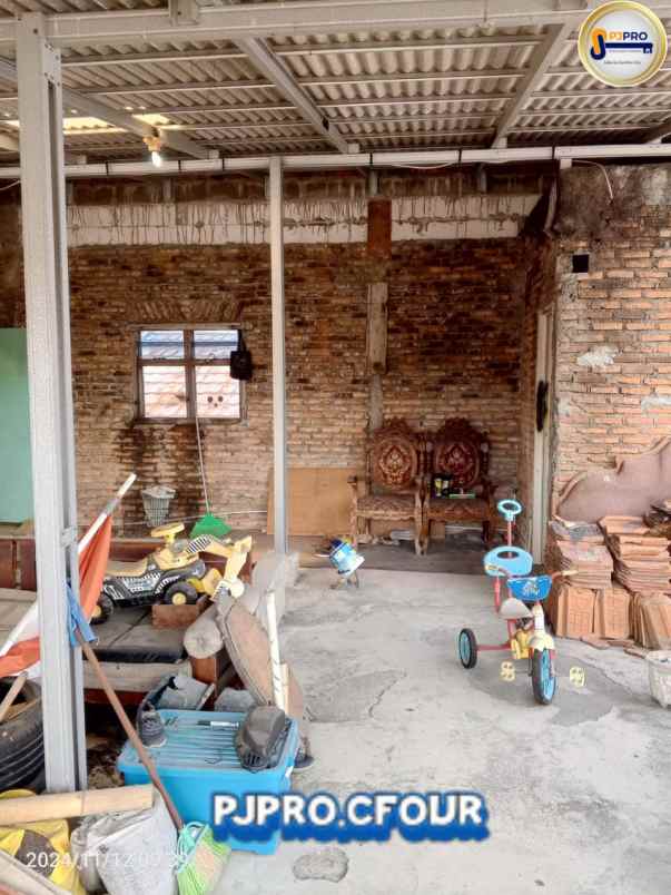 dijual rumah 2 lantai di kaliabang tengah