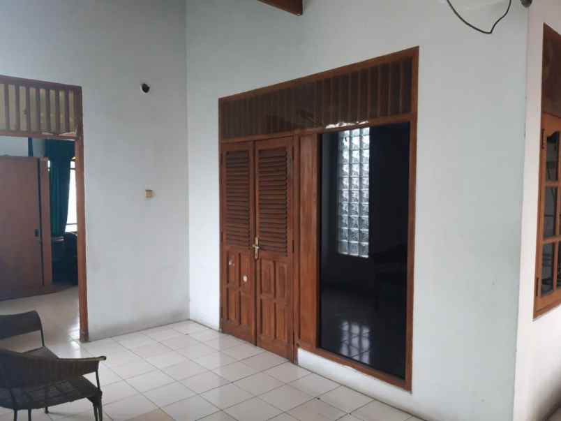 dijual rumah 2 lantai di tebet jakarta selatan