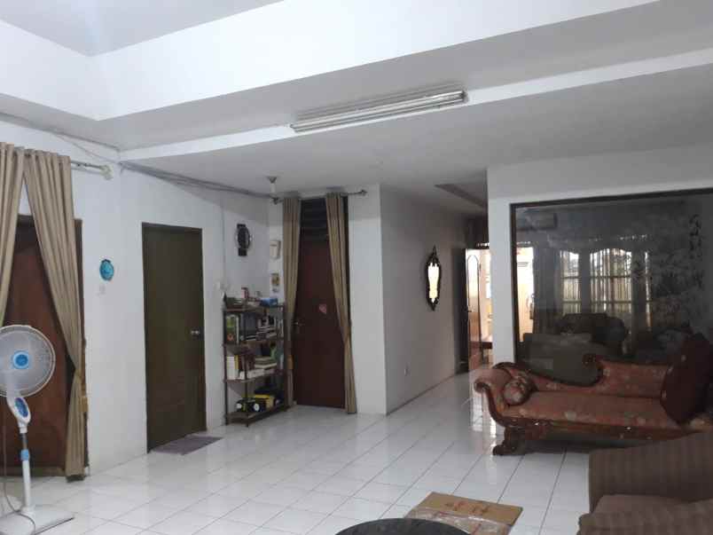 dijual rumah 2 lantai di tebet jakarta selatan