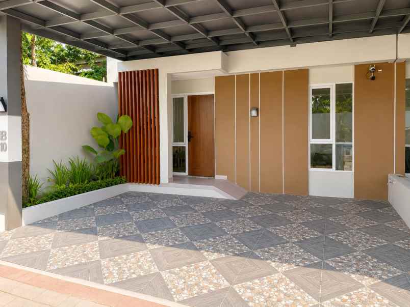 dijual rumah 2 lantai maguwoharjo sleman