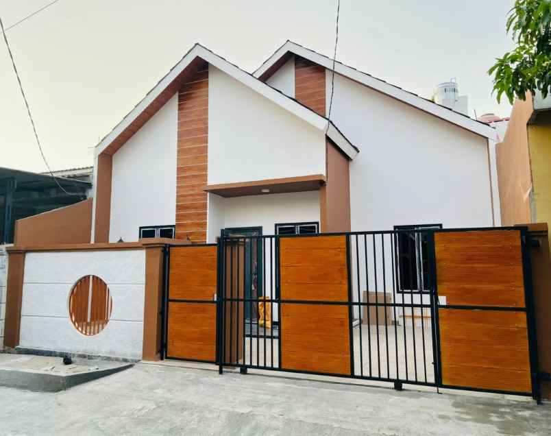 dijual rumah 999000000