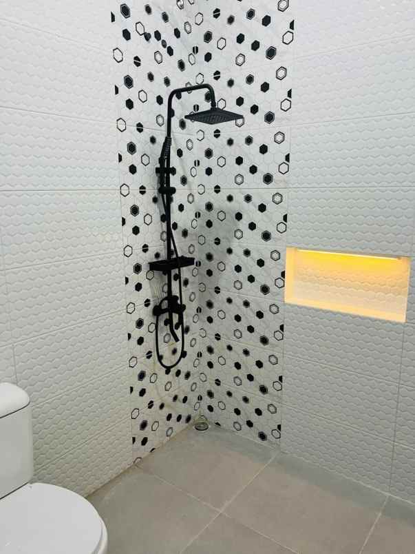 dijual rumah 999000000