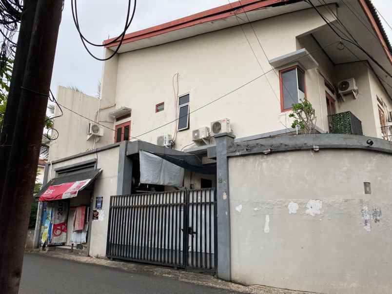 dijual rumah ampera