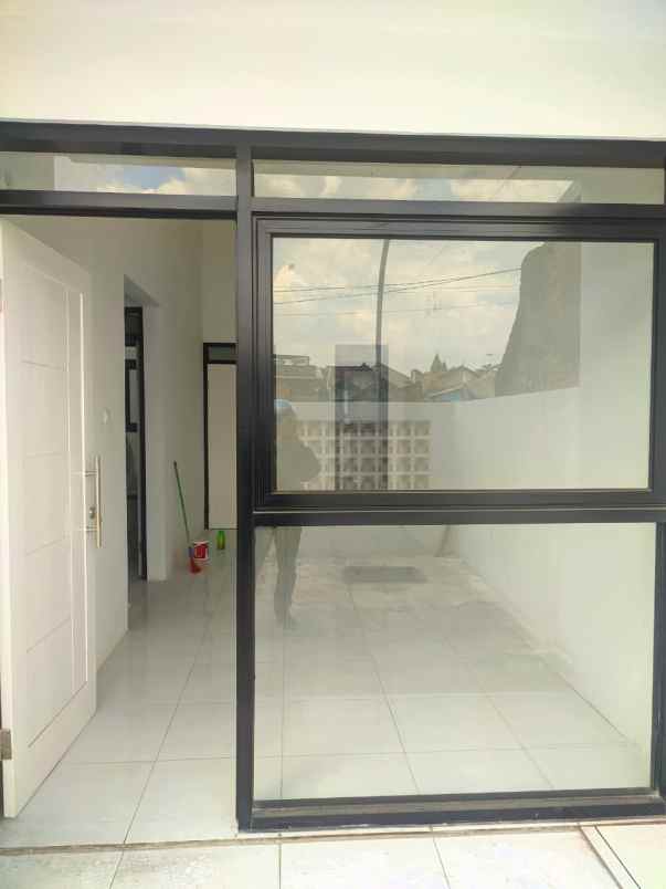dijual rumah antapani