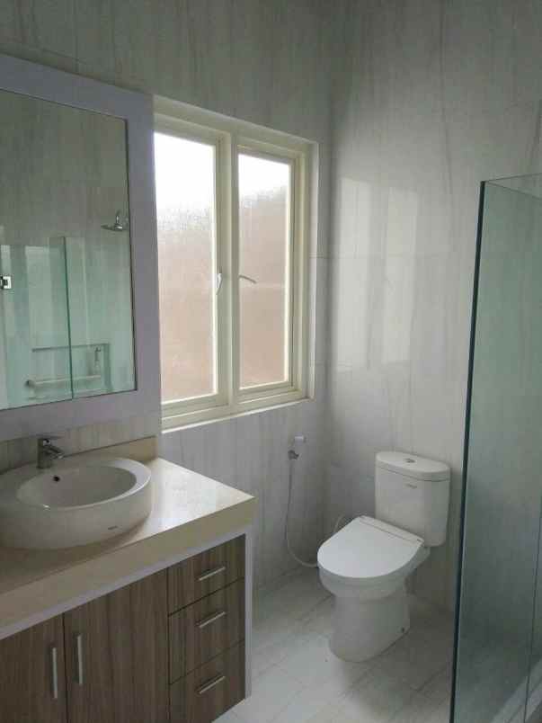 dijual rumah araya golf tirtomoyo pakis