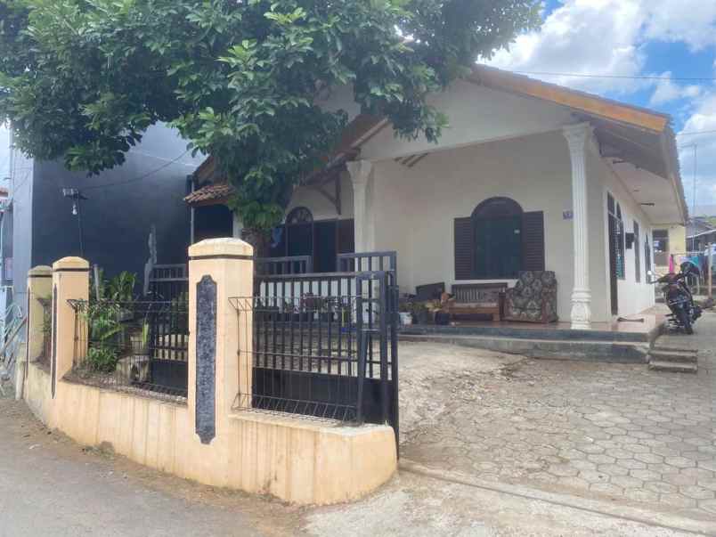 dijual rumah arcawinangun