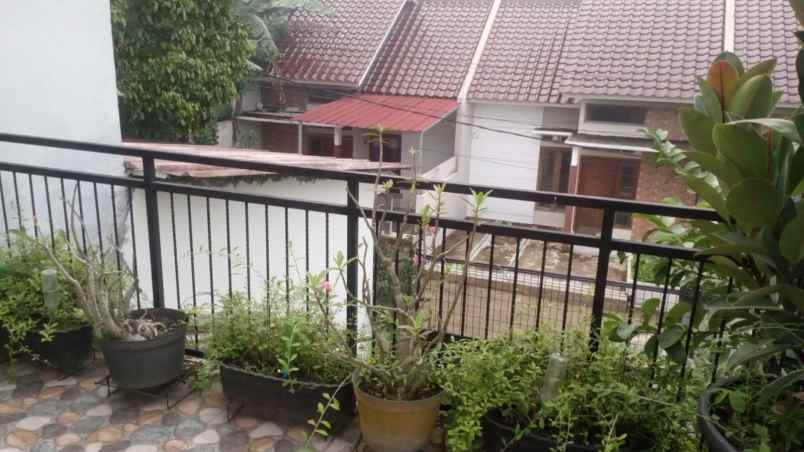 dijual rumah arco