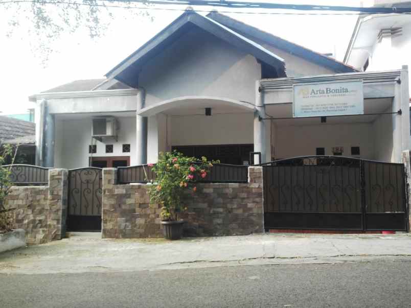 dijual rumah asri sebelah mesjid di kota depok