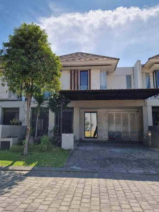 dijual rumah astoria park babatan pantai