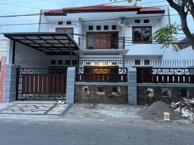 dijual rumah babatan pantai