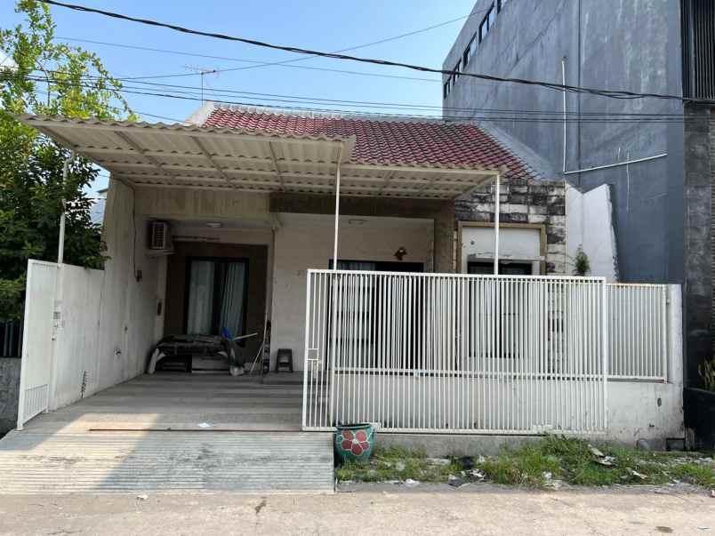 dijual rumah babatan pantai