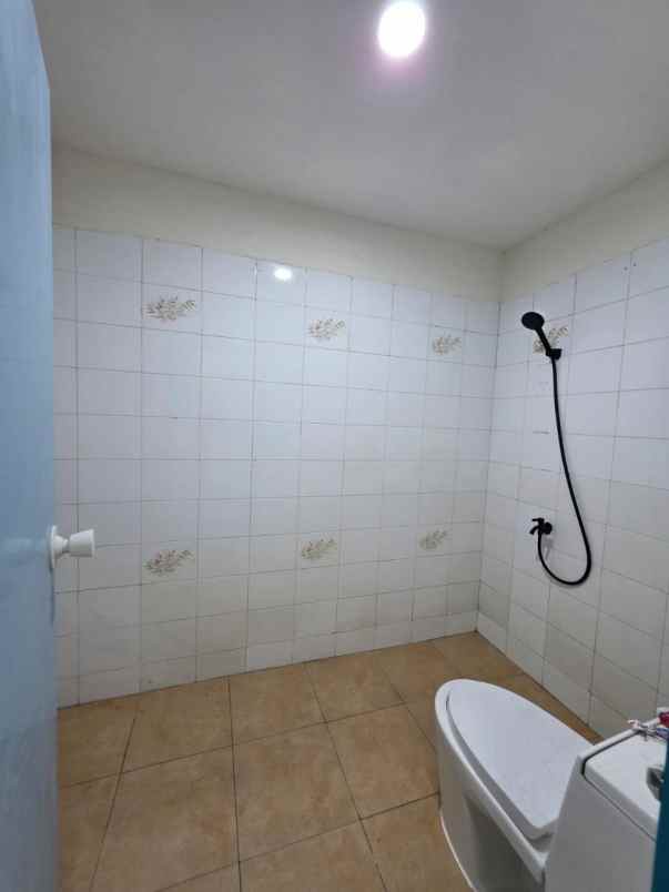 dijual rumah babatan pantai