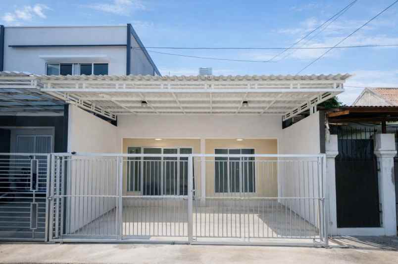 dijual rumah babatan pantai