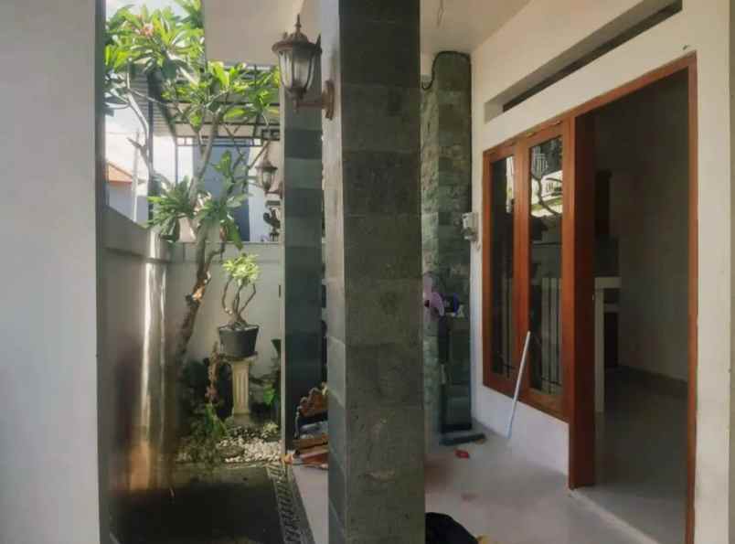 dijual rumah batu bulan