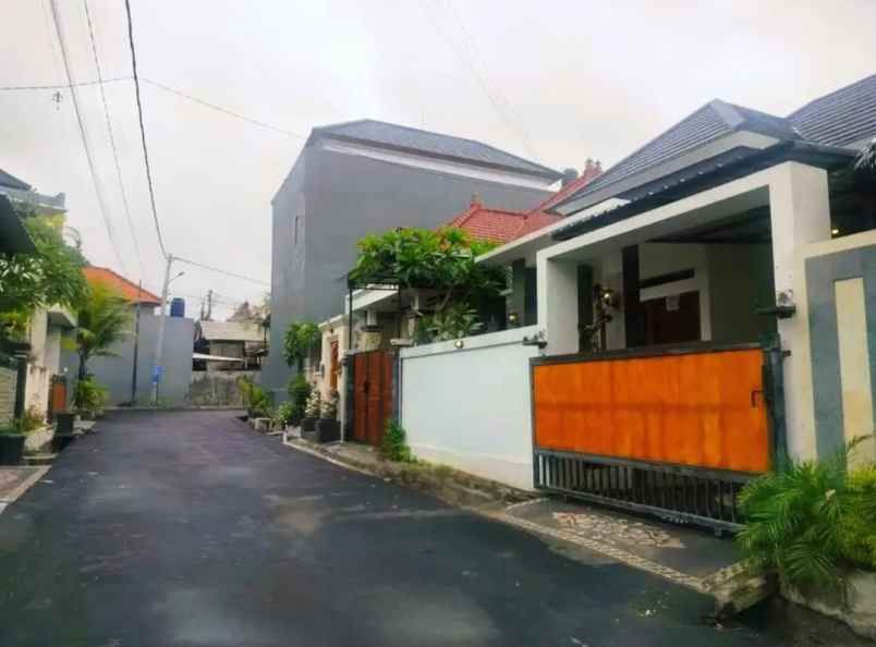dijual rumah batu bulan