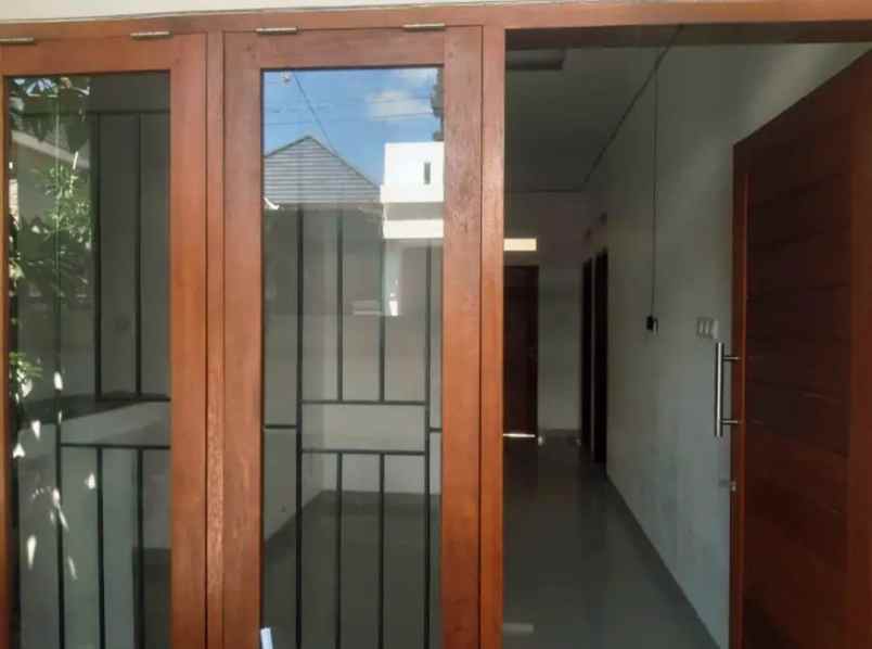 dijual rumah batu bulan