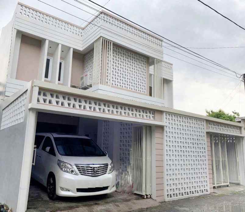 dijual rumah beserta kost