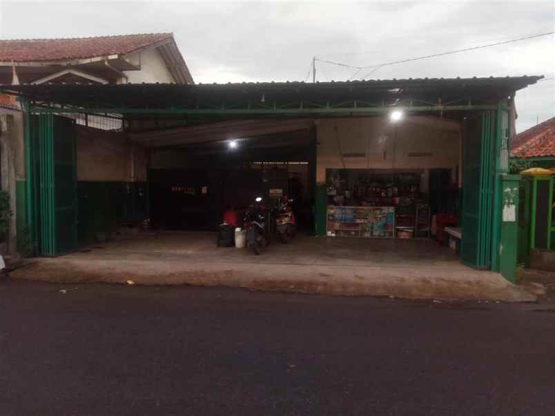 dijual rumah bonus bengkel di cisaat bandung