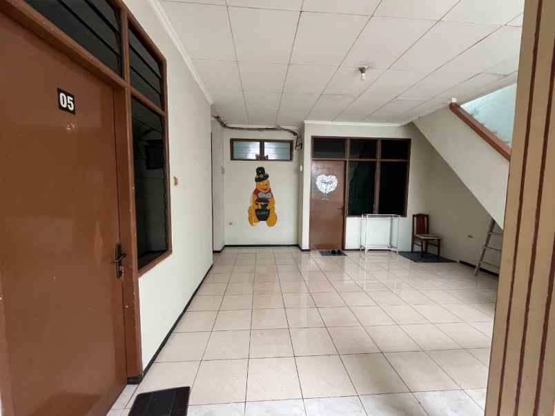 dijual rumah bratang wetan