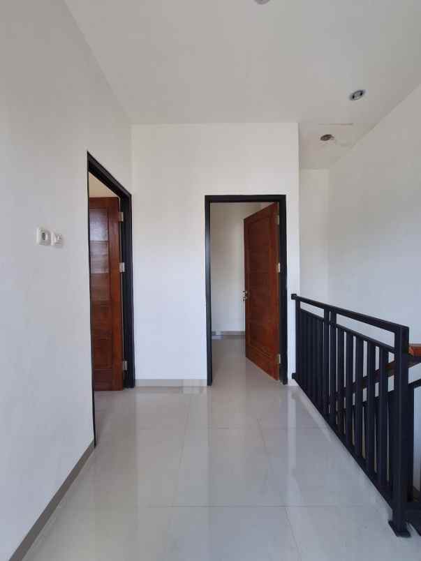 dijual rumah buaran serpong bsd