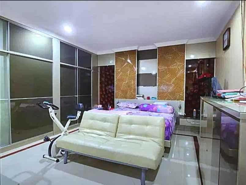 dijual rumah bukit golf mediterania