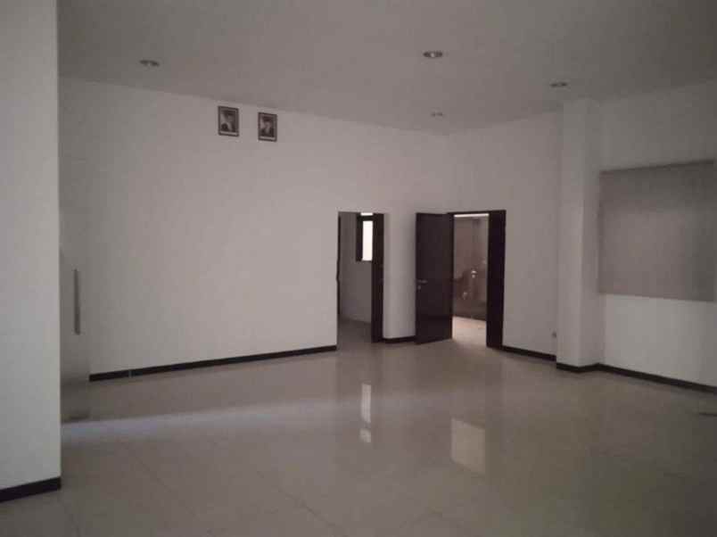 dijual rumah cabean kec semarang barat