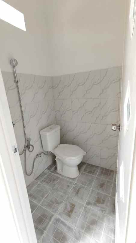 dijual rumah cemorokandang