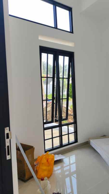 dijual rumah cemorokandang