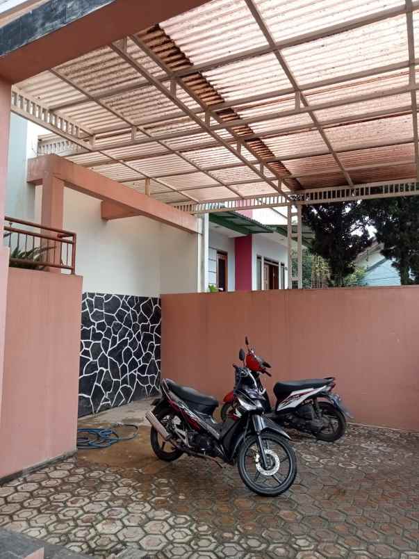 dijual rumah cihanjuang