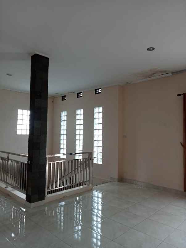 dijual rumah cihanjuang