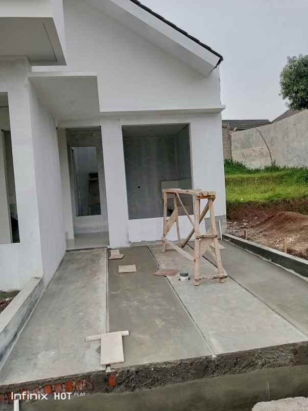 dijual rumah cihanjuang cimahi