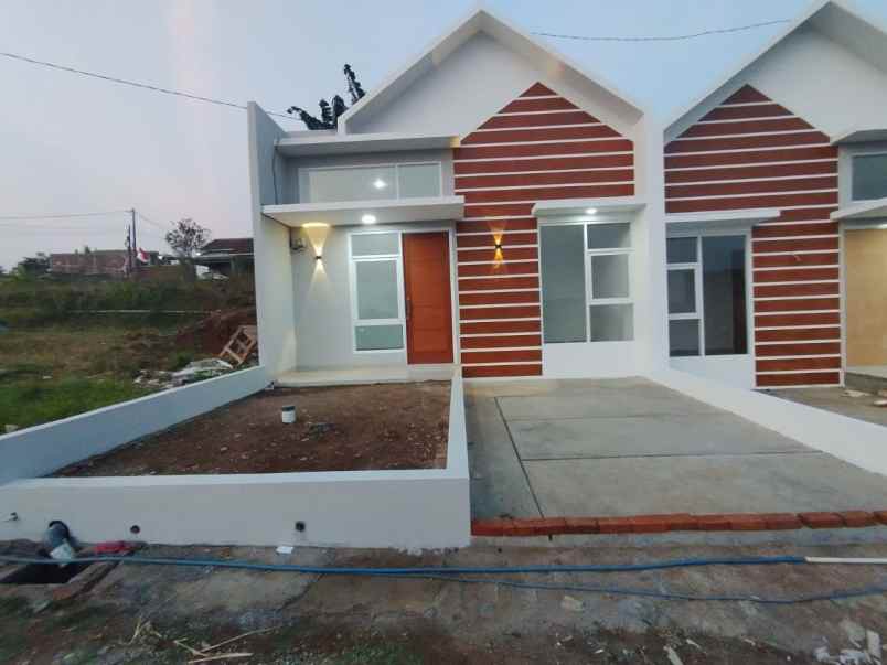 dijual rumah cijamil