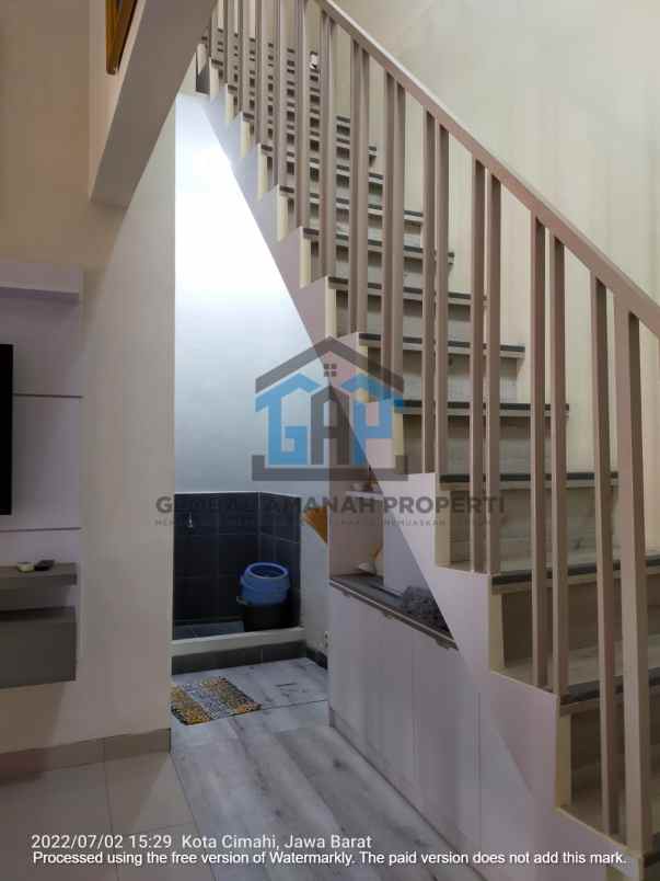 dijual rumah cipageran