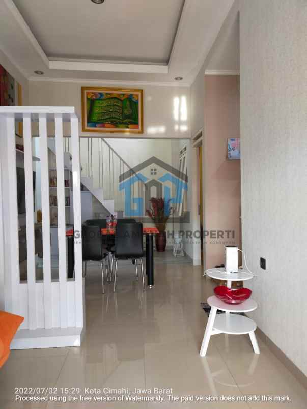 dijual rumah cipageran