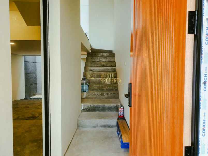 dijual rumah cipedak kec jagakarsa kota