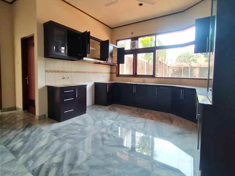 dijual rumah cipete utara